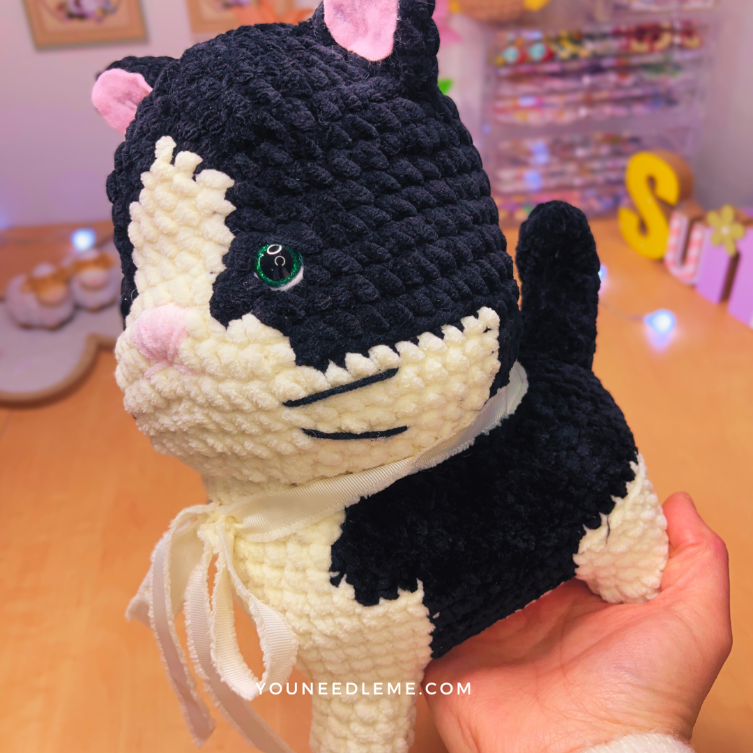 Commande personnalisée "Karen - chat noir/blanc"